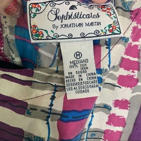 Vintage Sophisticates 100% silk top by Martin - Picture 3 of 8